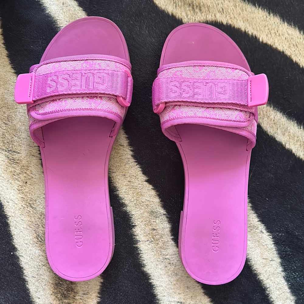 Guess flip flops